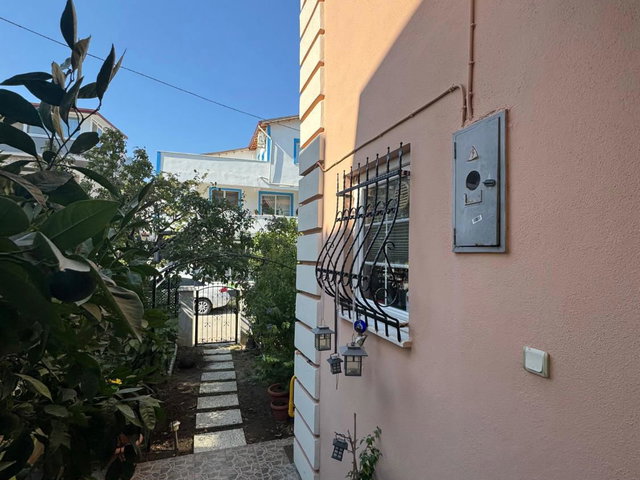 ÖĞRETMENLER MAHALLESI'NDE SATILIK 3+1 TAM MÜSTAKIL KÖŞE PARSEL VILLA