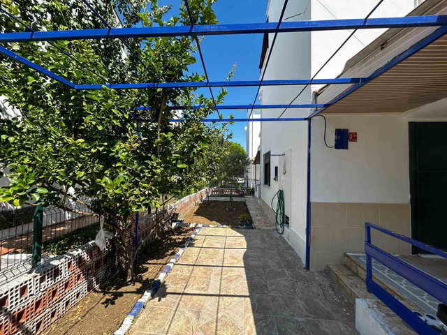 ALTINOVA AKADEMİLİLER SİTESİNDE SATILIK 3+1 VİLLA