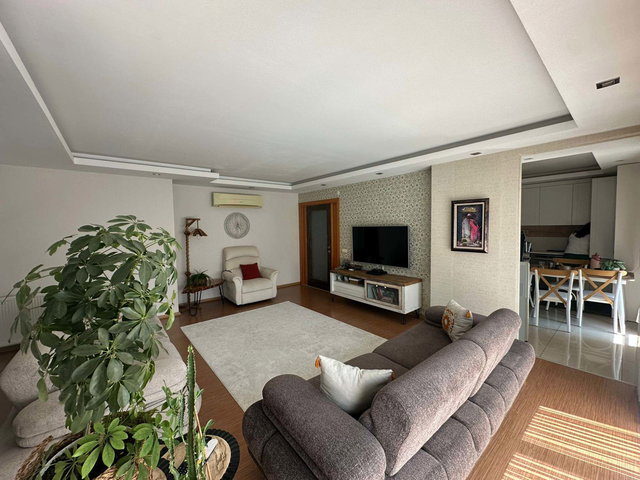 UNCALI KONAKLAR'DA SATILIK GENİŞ ARA KAT 3+1 DAİRE