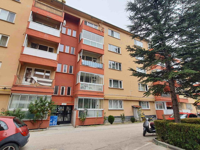 REMAX MOD'DAN YENİBAĞLAR ETİ CAD. SİTE İÇİ KİRALIK 3+1 DAİRE