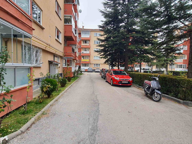 REMAX MOD'DAN YENİBAĞLAR ETİ CAD. SİTE İÇİ KİRALIK 3+1 DAİRE