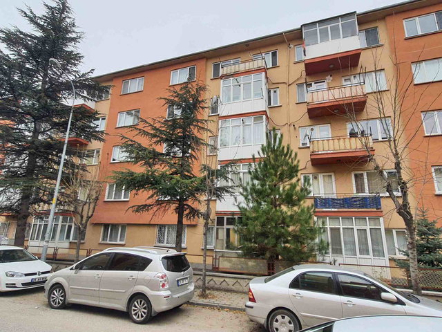 REMAX MOD'DAN YENİBAĞLAR ETİ CAD. SİTE İÇİ KİRALIK 3+1 DAİRE