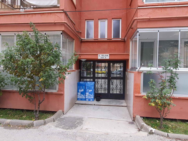 REMAX MOD'DAN YENİBAĞLAR ETİ CAD. SİTE İÇİ KİRALIK 3+1 DAİRE