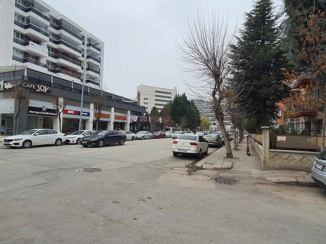 REMAX MOD'DAN YENİBAĞLAR ETİ CAD. SİTE İÇİ KİRALIK 3+1 DAİRE