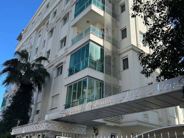 KONYAALTI UNCALI’DA 3+1 SATILIK HAVUZLU, KAPALI OTOPARKLI ARA KAT DAİRE