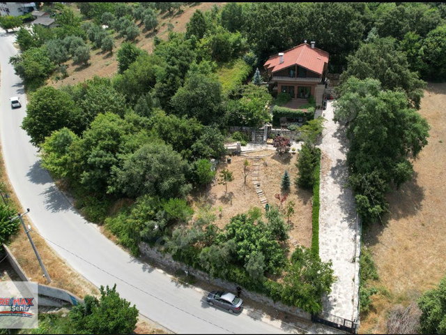REMAX ŞEHİR OFİSİNDEN EŞSİZ MANZARALI LÜKS VİLLA