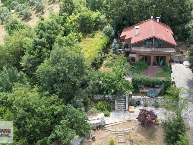 REMAX ŞEHİR OFİSİNDEN EŞSİZ MANZARALI LÜKS VİLLA