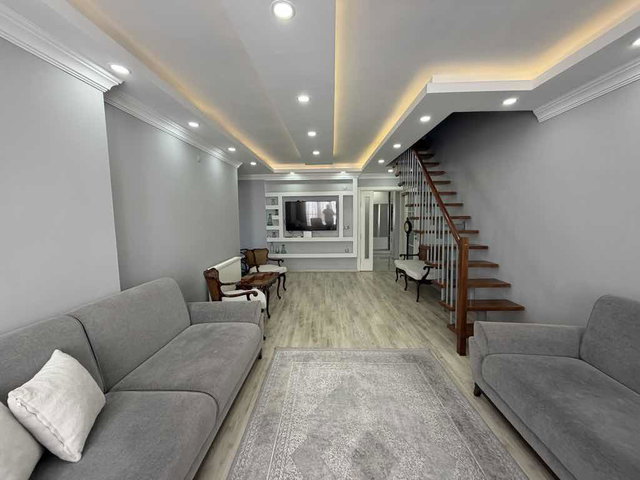 BEYLİKDÜZÜ’NDE PAZAR YANI,ELİTPARK SİTESİ SATILIK 3+2 GENİŞ DUBLEKS DAİRE