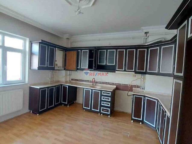 REMAX İLKE'DEN ŞEHİR HASTANESİNE YAKIN 3+1 KİRALIK DAİRE