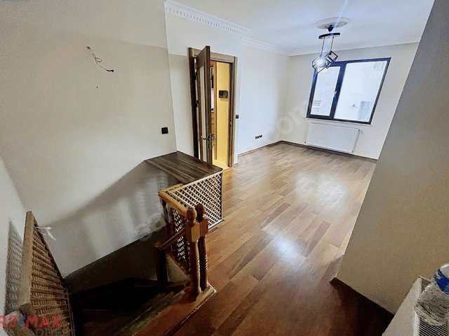 ÜMRANİYE ÇAMLIKTA 110 M2 NET 3+2 TERS DUBLEKS