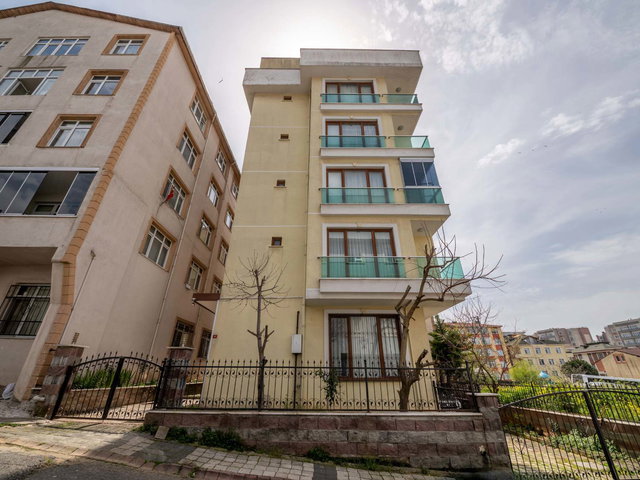 ÜMRANİYE IHLAMURKUYU'DA SATILIK 2+1 DAİRE