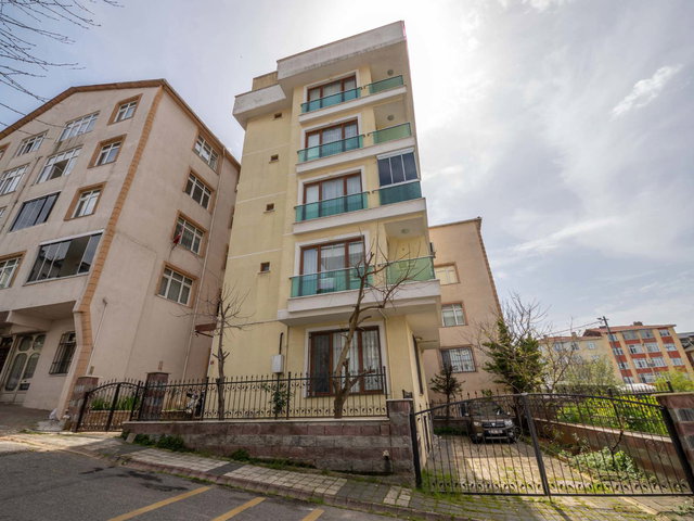 ÜMRANİYE IHLAMURKUYU'DA SATILIK 2+1 DAİRE