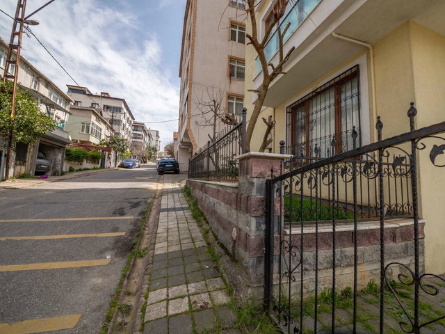 ÜMRANİYE IHLAMURKUYU'DA SATILIK 2+1 DAİRE