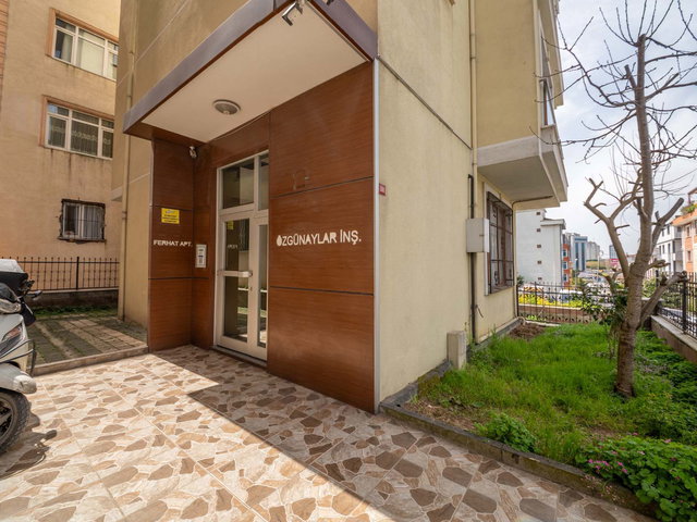 ÜMRANİYE IHLAMURKUYU'DA SATILIK 2+1 DAİRE