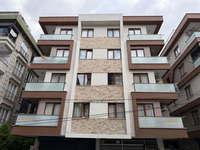 SAMANDIRA’DA-METROYA YÜRÜME MESAFESİNDE-2+1 ARA KAT