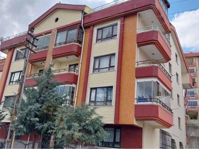 DİKMEN İLKER’DE FULL EŞYALI BAKIMLI 3+1 KİRALIK DAİRE