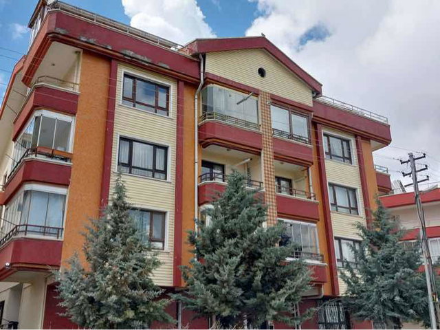 DİKMEN İLKER’DE FULL EŞYALI BAKIMLI 3+1 KİRALIK DAİRE