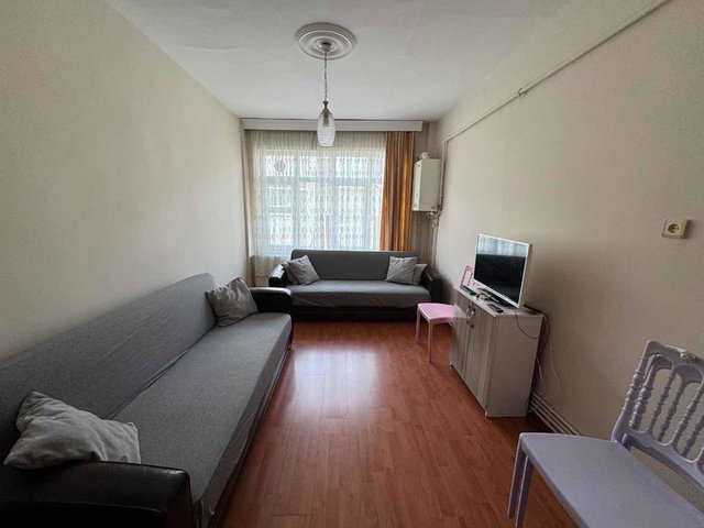 FATİH'DE MERKEZİ KONUMDA EŞYALI KİRALIK 2+1 DAİRE