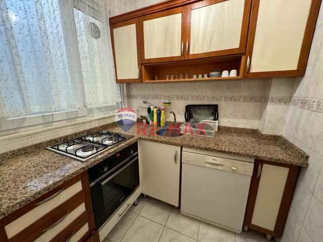 FATİH'DE MERKEZİ KONUMDA EŞYALI KİRALIK 2+1 DAİRE
