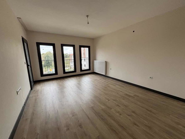 REMAX-HÜR MÜGE ERGÜN AYDAŞ'TAN ALANDÜZÜ' NDE KİRALIK DAİRE.