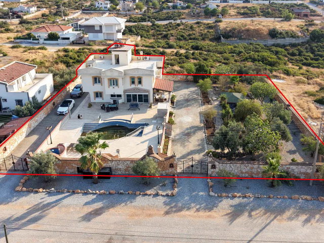 DIDIM YEŞILTEPE'DE 1400 M² ARSA ÜZERINDE 4+1 SATILIK VILLA