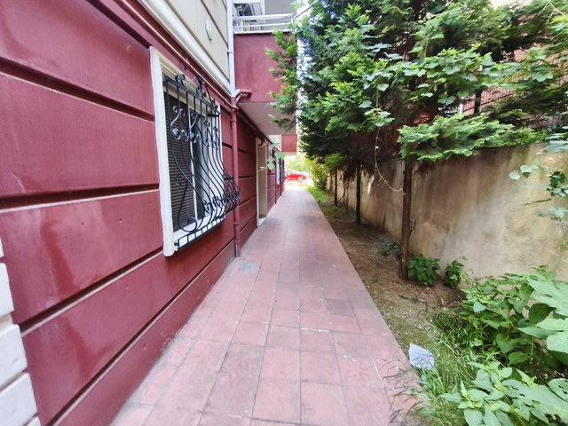 REMAX NATURAL DEN ŞEHİTLER MAHALLESINDE KIRALIK 3+1 ÇATI DUBLEX