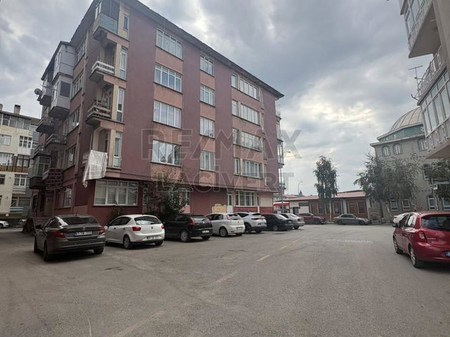 RE/MAX LACİVERT'TEN YENİŞEHİR'DE SATILIK 3+1 FIRSAT BODRUM KAT