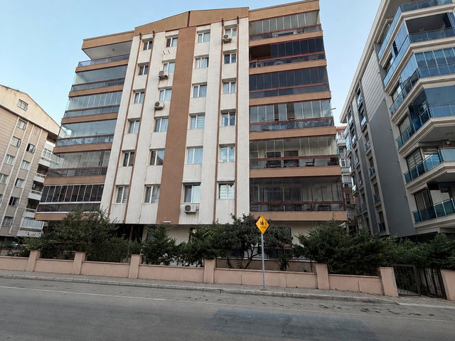 NARLIDERE NARLI MAH. ÇELEBİ SOKAK’TA 185 M² BRÜT, GENİŞ PLANLI 4+1 DAİRE