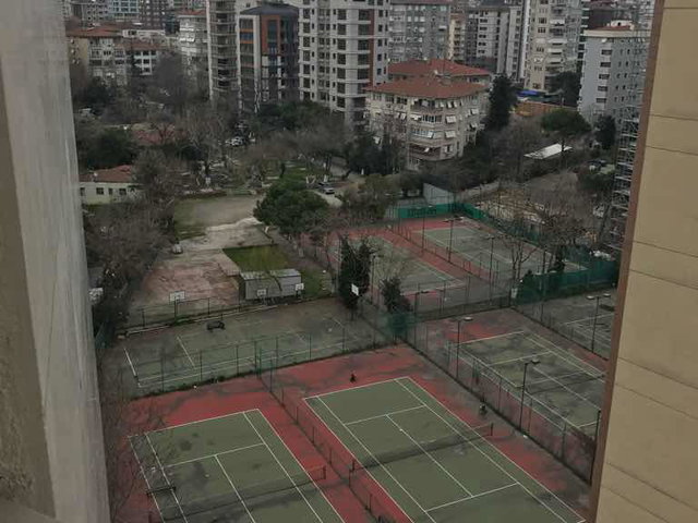 CADDEBOSTAN SAHİLDE YENİ, SIFIR KİRALIK 3+1 SÜPER LÜKS DAİRE.