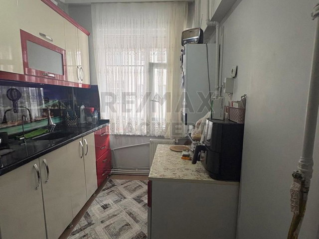RE/MAX LACİVERT'TEN EĞİTİM FAK. KARŞISINDA SATILIK 2+1 DAİRE