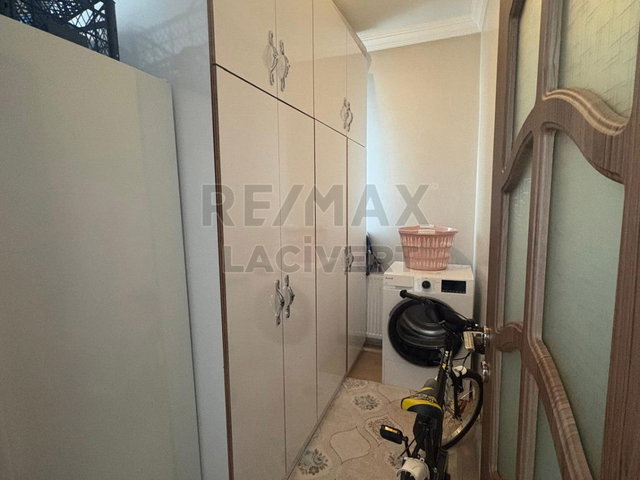 RE/MAX LACİVERT'TEN EĞİTİM FAK. KARŞISINDA SATILIK 2+1 DAİRE