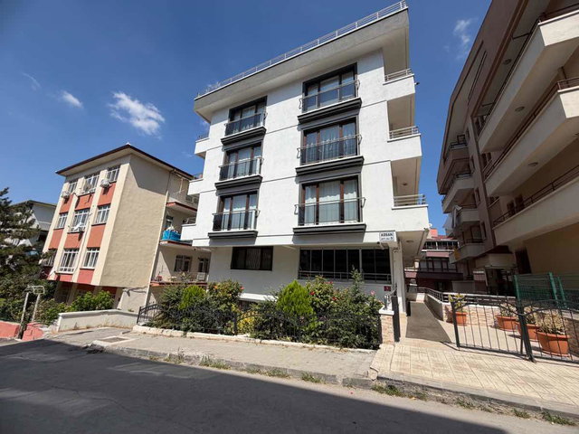 SEYRANBAĞLARINDA KATTA YENİ BİNA EŞYALI 3+1 KİRALIK DAİRE