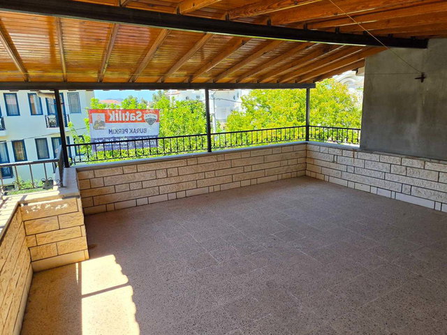 REMAX BURAK PERKİM’ DEN FETHİYE ÇALIŞ’TA PLAJA YÜRÜME MESAFESİNDE CADDE CEPHELİ 4+1 VİLLA