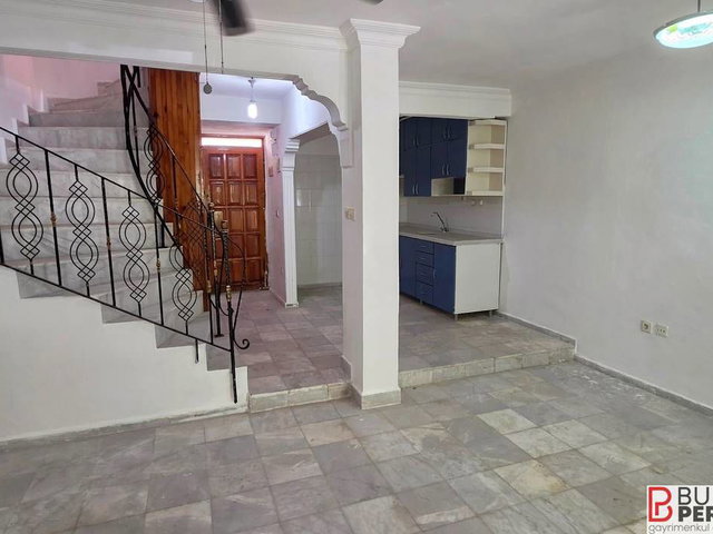 REMAX BURAK PERKİM’ DEN FETHİYE ÇALIŞ’TA PLAJA YÜRÜME MESAFESİNDE CADDE CEPHELİ 4+1 VİLLA