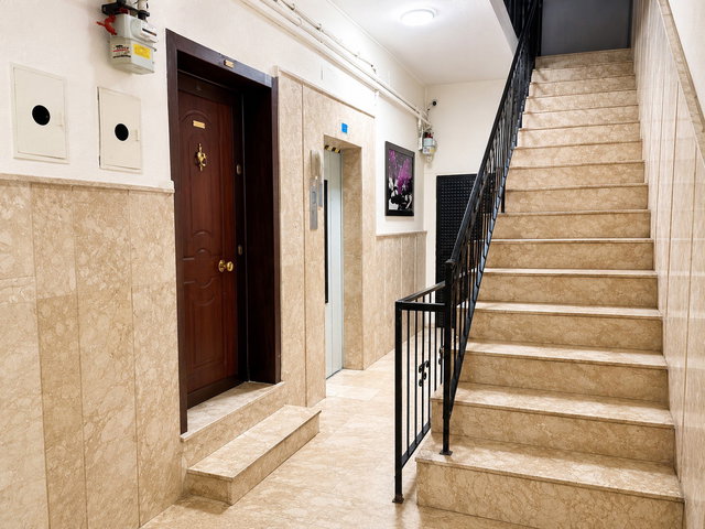 DEMETEVLERDE METROYA ÇOK YAKIN ASANSÖRLÜ ARA KAT 3+1 SATILIK DAİRE