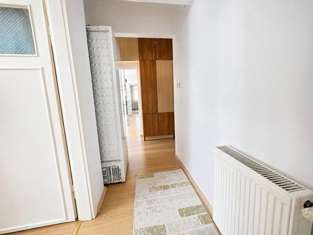 DEMETEVLERDE METROYA ÇOK YAKIN ASANSÖRLÜ ARA KAT 3+1 SATILIK DAİRE