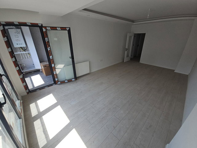 REMAX PRO2 EMRE’DEN MERKEZİ KONUMDA SIFIR ARA KAT KİRALIK DAİRE