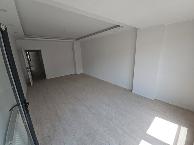 REMAX PRO2 EMRE’DEN MERKEZİ KONUMDA SIFIR ARA KAT KİRALIK DAİRE