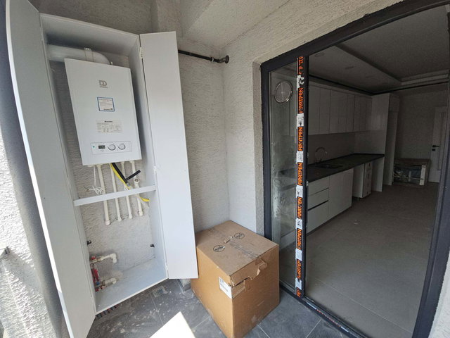 REMAX PRO2 EMRE’DEN MERKEZİ KONUMDA SIFIR ARA KAT KİRALIK DAİRE