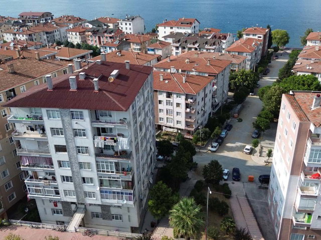 REMAX KANYON'DAN DENIZE 170 M. SATILIK 2+1.