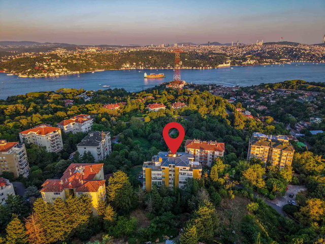 ULUS ARNAVUTKÖY SATILIK BOĞAZ MANZARALI GENİŞ TERASLI DAİRE