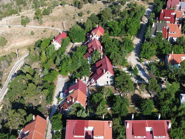KONYAALTI GEYIKBAYIRI MESED SITESINDE SATILIK VILLA