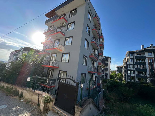 YAHYAKAPTAN YAKININDA 200 M2 ÖZEL BAHÇELI 2+1 NET 105M2 DUBLEKS