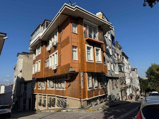EYÜPSULTAN DEFTERDAR 90 M² 2+1  KÖŞE GİRİŞ KAT ÇİFT CEPHE ÇİFT WC KREDİYE UYGUN