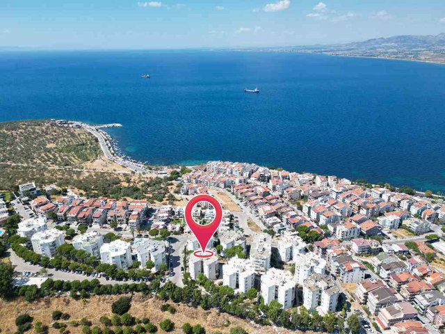 DİKİLİ’DE SEÇKİNLER SİTESİNDE, BAKIMLI KREDİYE UYGUN ARA KAT SATILIK DAİRE