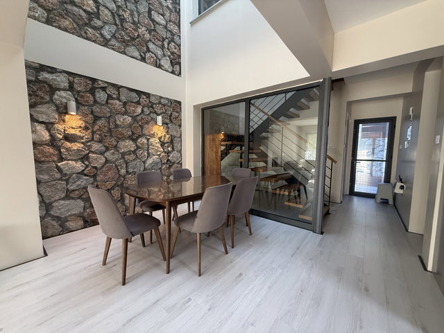 GIRNE BELLAPAIS'TE SATILIK 3+1 İKIZ VILLA - ÖZEL BAHÇELI, ÖZEL TERASLI, ORTAK HAVUZLU SITE