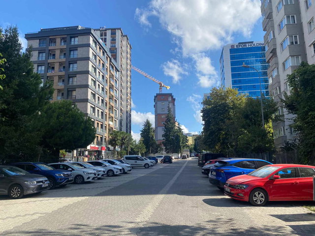 ATAŞEHİR İÇERENKÖY CITY'S AVM VE METRO YAKINI EŞYALI 3+1 KİRALIK BALKONLU DAİRE