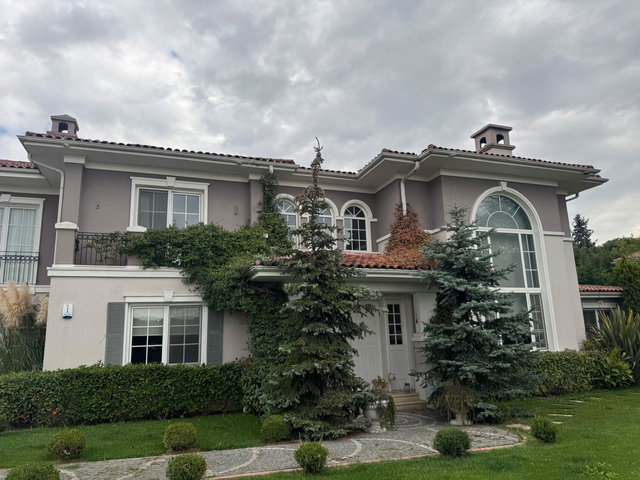 ALKENT 2000 ÇAMLICA'DA İYI KONUMLU SOPHISTICA TIPI VILLA SATILIK