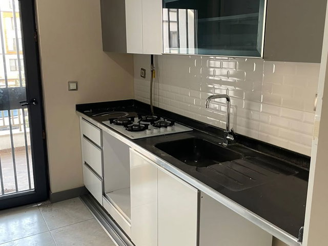 KAYAPINAR’DA 2021 YAPIMI 3+1 | 110 M² NET | 3 CEPHELİ, BALKONLU, BOŞ KİRALIK DAİRE