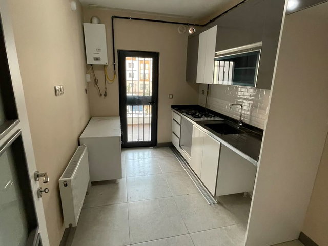 KAYAPINAR’DA 2021 YAPIMI 3+1 | 110 M² NET | 3 CEPHELİ, BALKONLU, BOŞ KİRALIK DAİRE